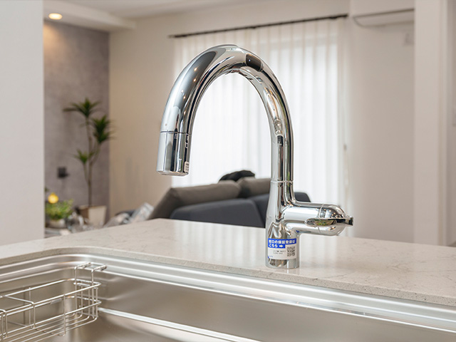 浄水器付きタッチレス水栓